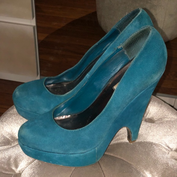 Steve Madden Shoes - Steve Madden blue platform pumps